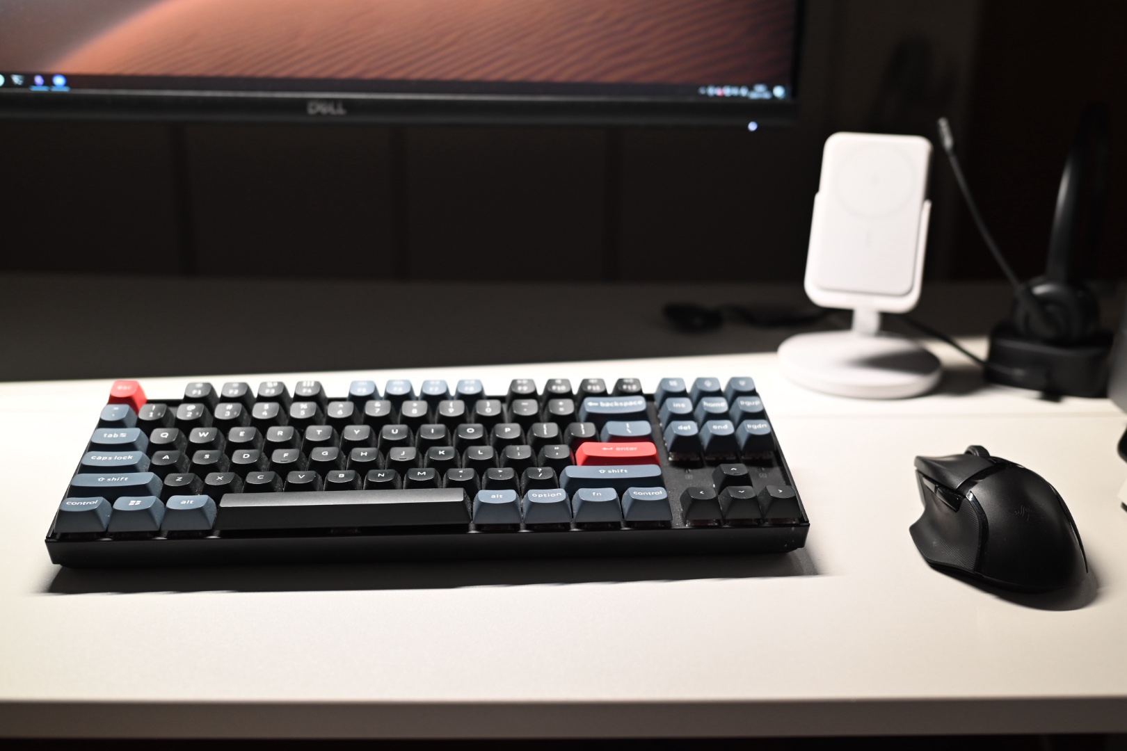 Keychron K8 Pro : アルミフレームと静音スイッチが魅力のメカニカルキーボード